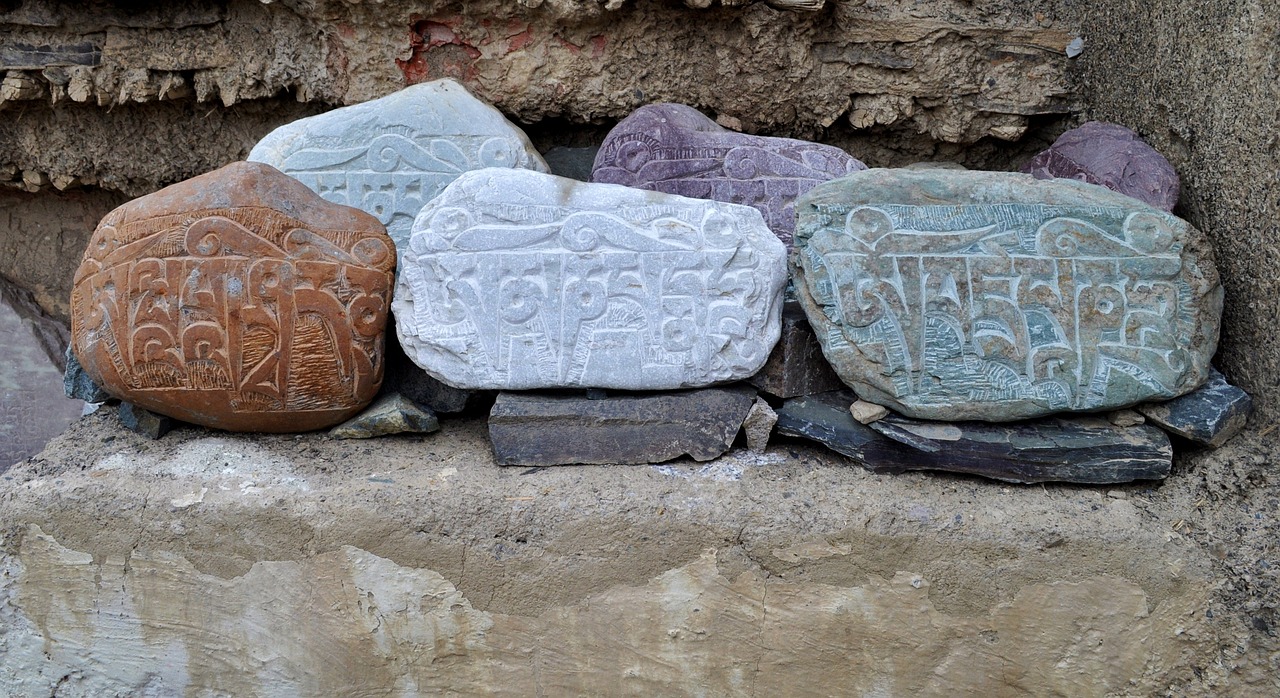 stones, ladakh, india-497838.jpg